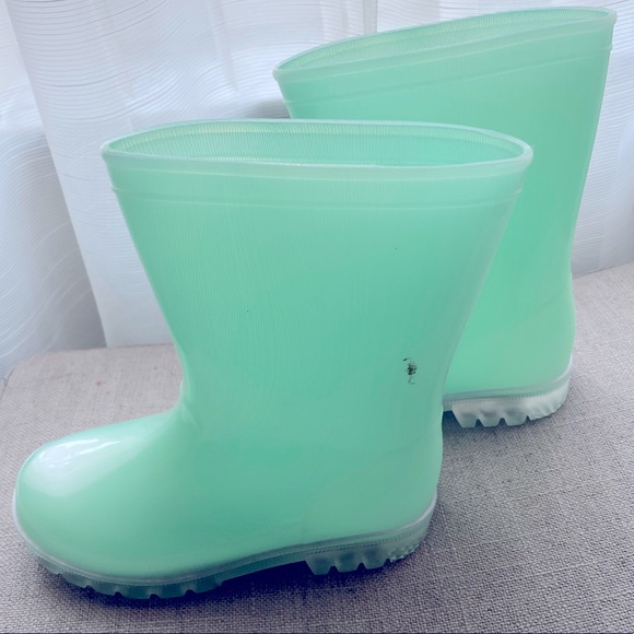 Toddler Girls Shimmery Light Green Rain Boots —K KomForme ,size11 - Picture 2 of 6